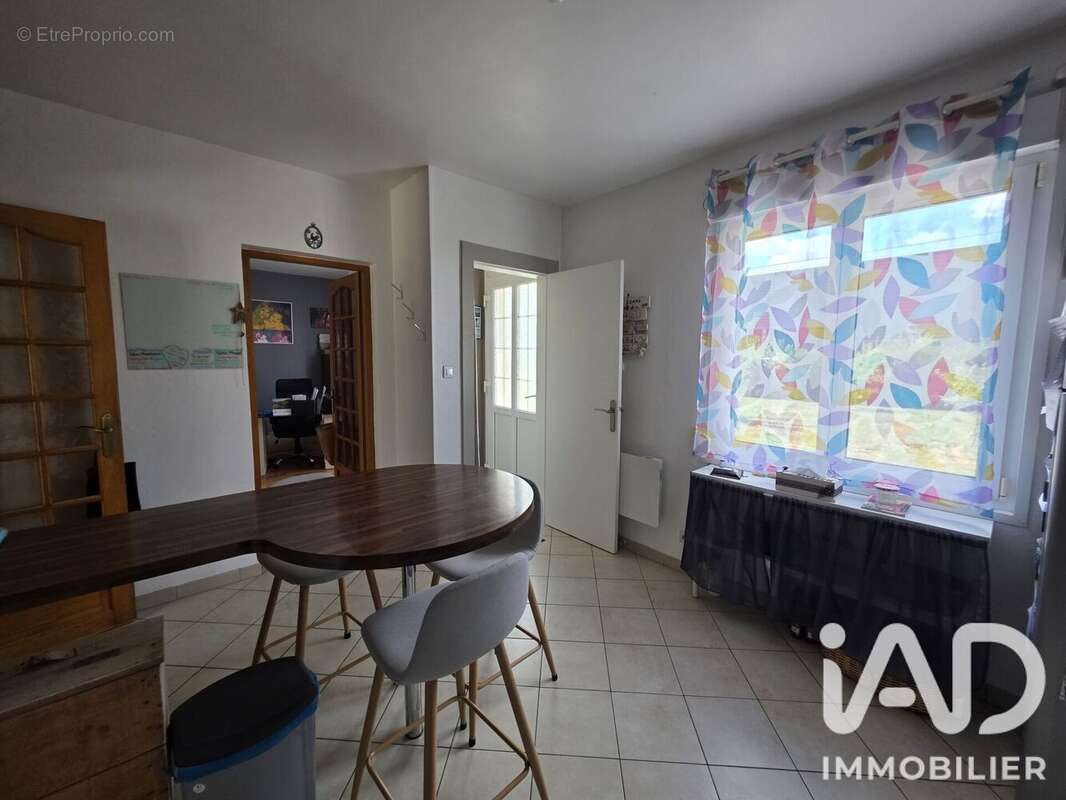 Maison 102 m² à Noidans-Les-Vesoul  - photo 3