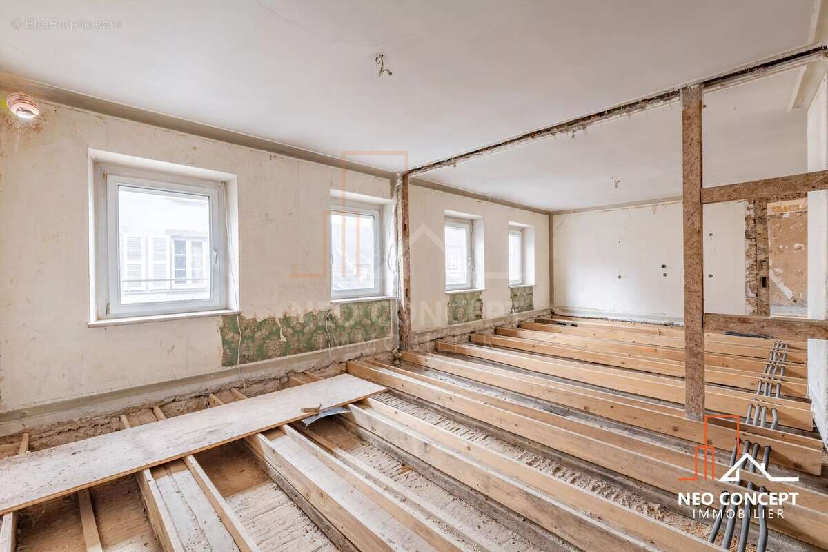 Appartement à NIEDERMODERN