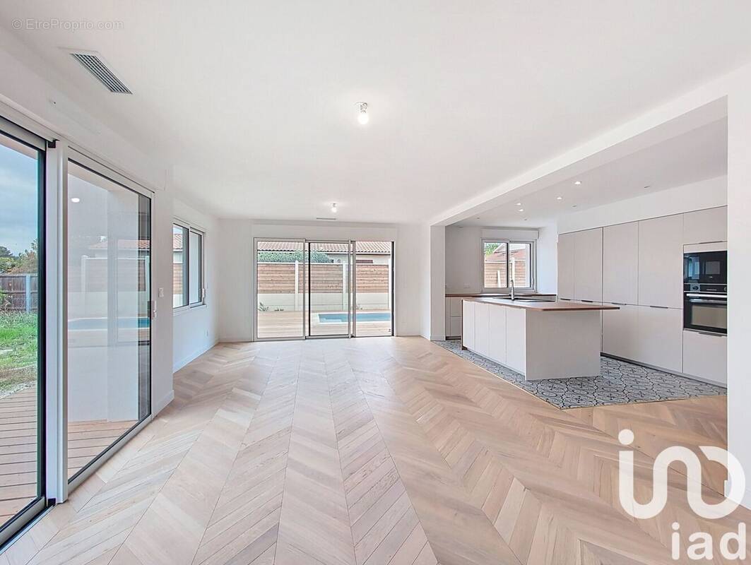 Photo 1 - Maison à SAINT-MEDARD-EN-JALLES