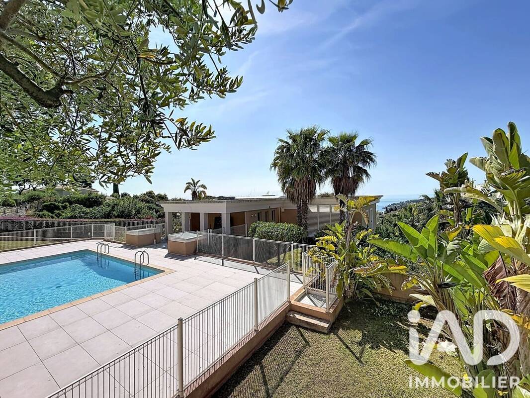 Photo 1 - Appartement à ROQUEBRUNE-CAP-MARTIN