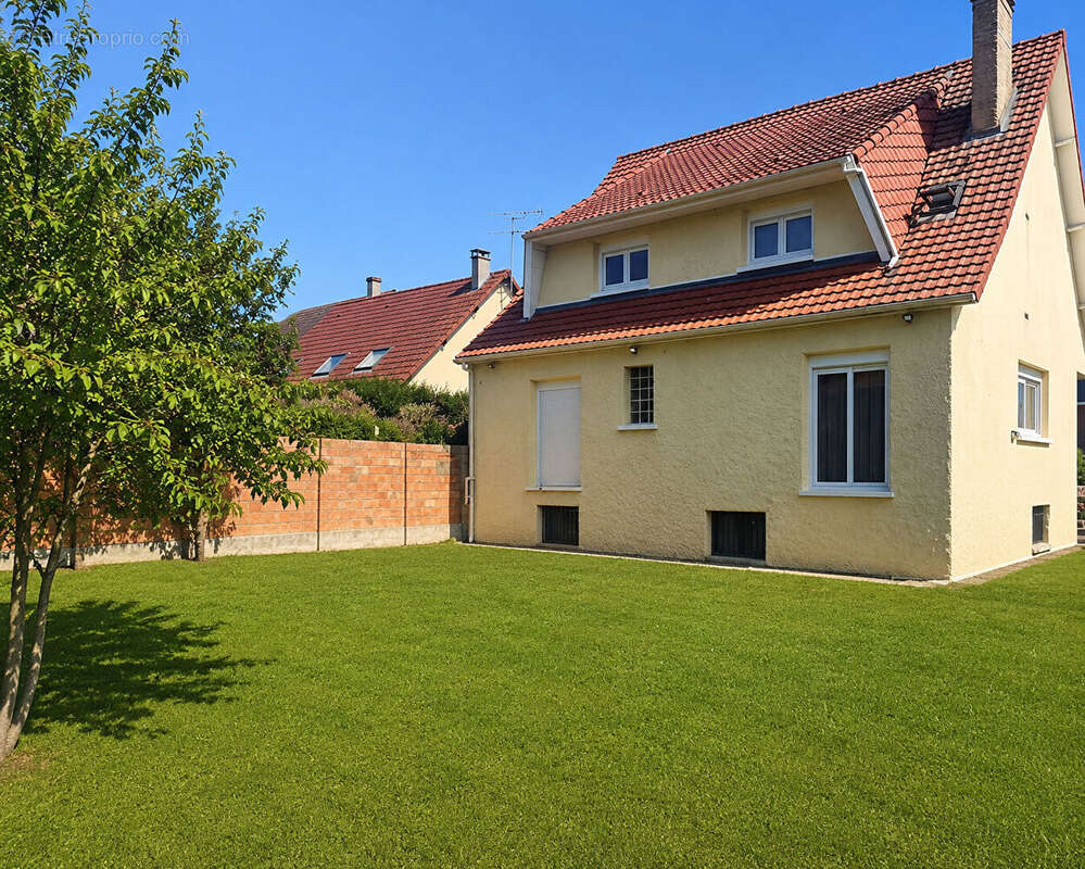 Maison à LA VILLE-DU-BOIS