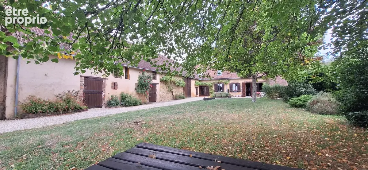 A 15mn de l'a5, maison de charme et authenticite, 5/6 chambres, grange, dependances sur son terrain  de 2963m2 - photo 3