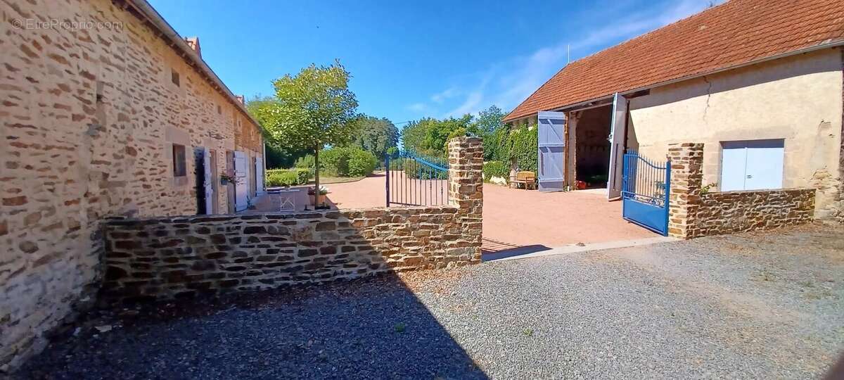 Maison à BOUSSAC-BOURG