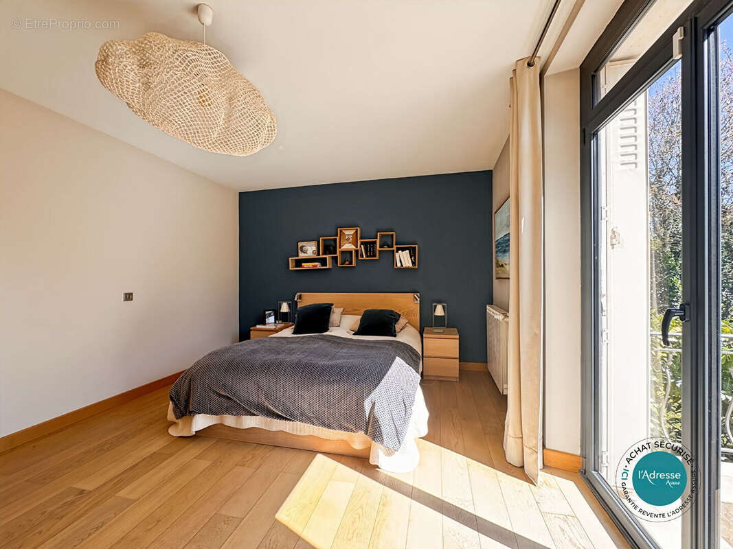 Maison familiale de prestige 7 pièces 200 m2 sous-sol // dépendance - photo 6