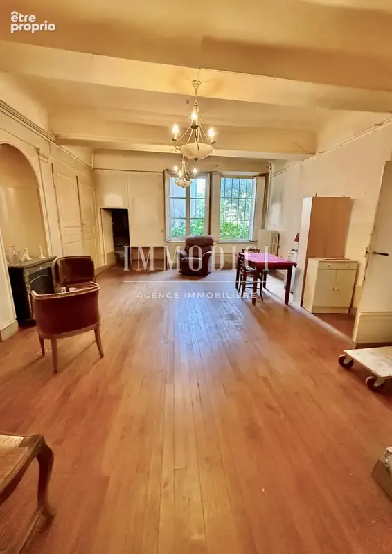 Demeure de caractère du XVIIᵉ siècle de 340 m2 avec cour et beau potentiel - photo 7