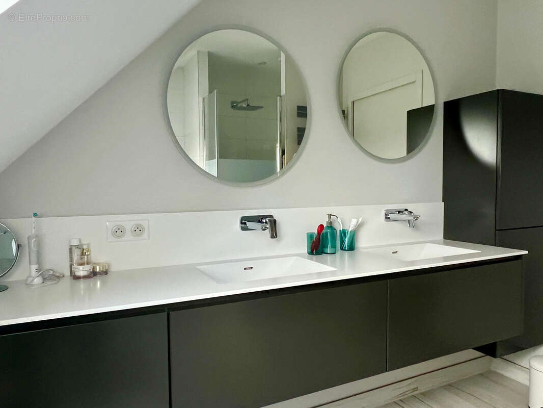 Maison à SAINT-BARTHELEMY-D&#039;ANJOU