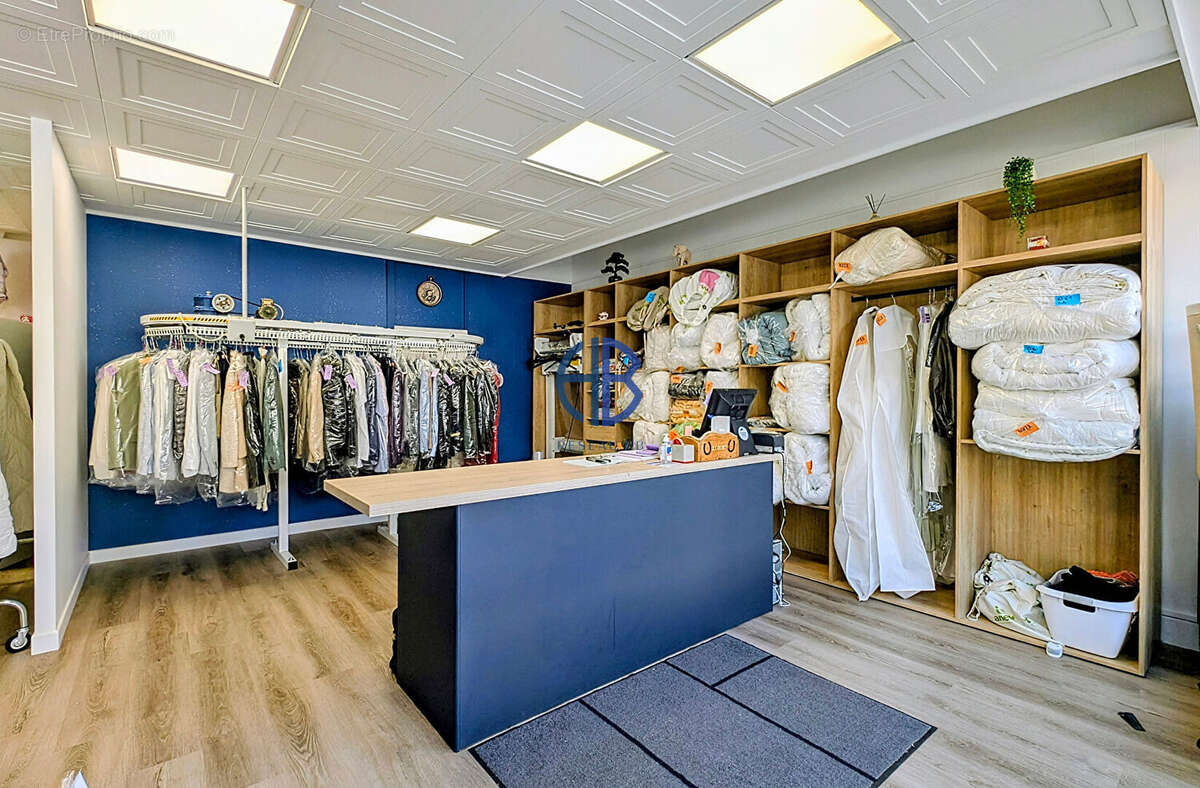 Commerce à SAINT-ETIENNE-DE-SAINT-GEOIRS