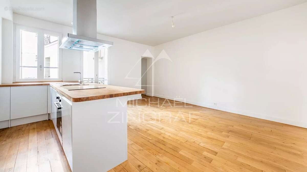 Appartement à PARIS-7E