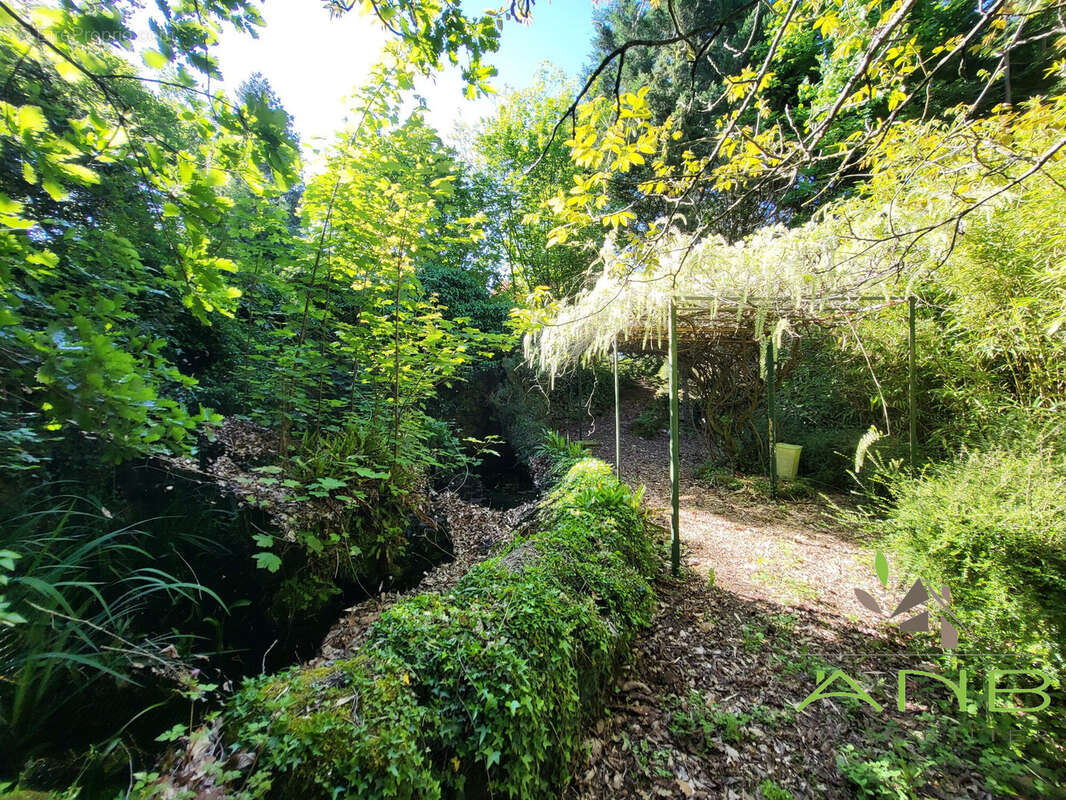 Maison à BUSSAC-SUR-CHARENTE