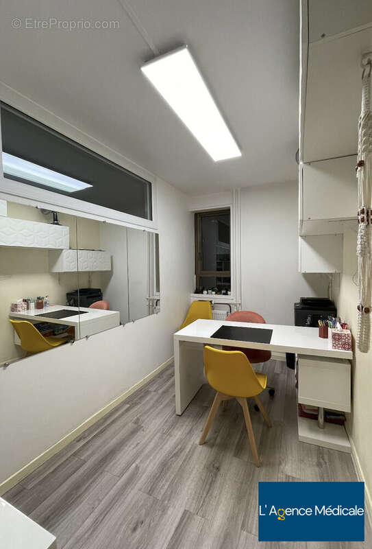 Commerce à PARIS-19E