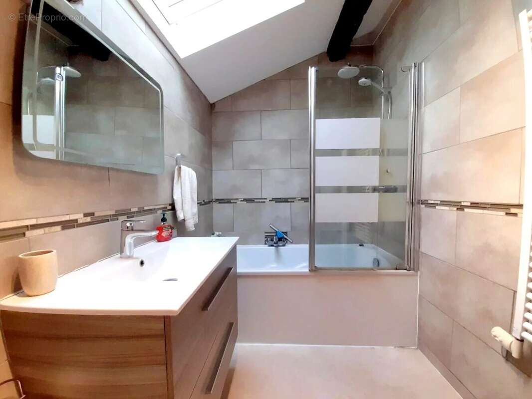 Appartement à SAINT-CAPRAISE-D'EYMET