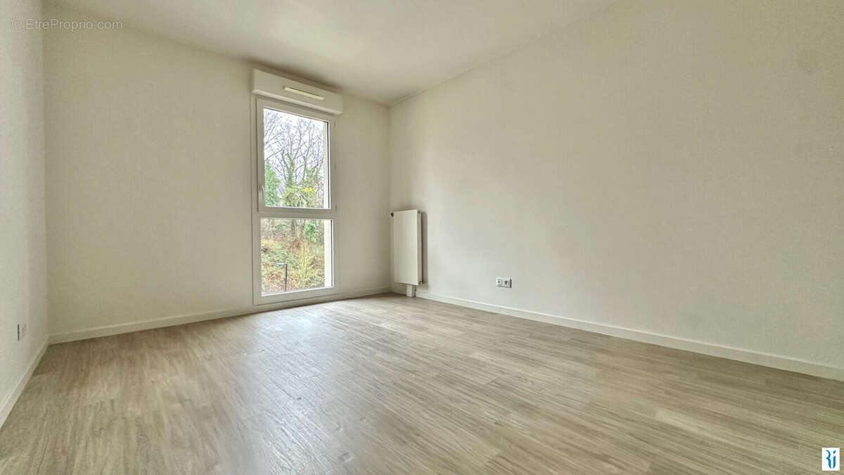 Appartement à PETIT-COURONNE