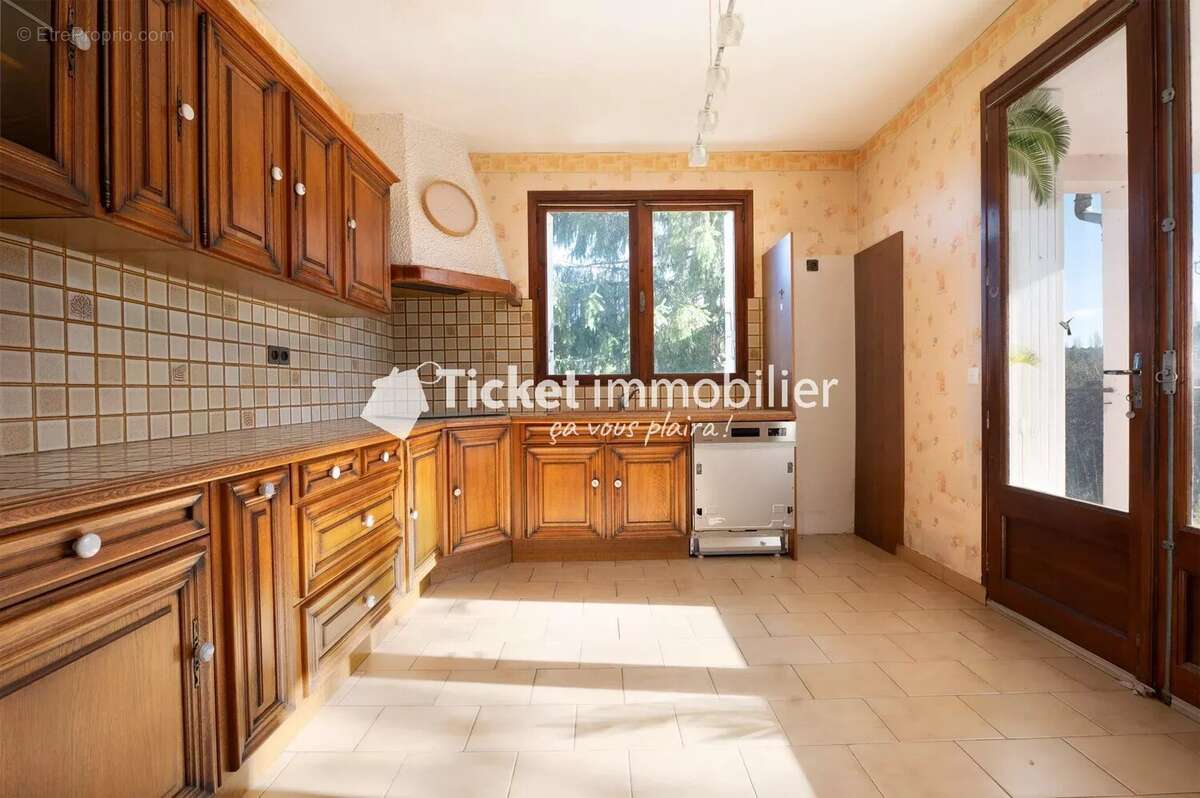  Maison 140 m² + T2 + T3 + Garage – Grand terrain 1 350m² – Saint-Paul-sur-Save - photo 7