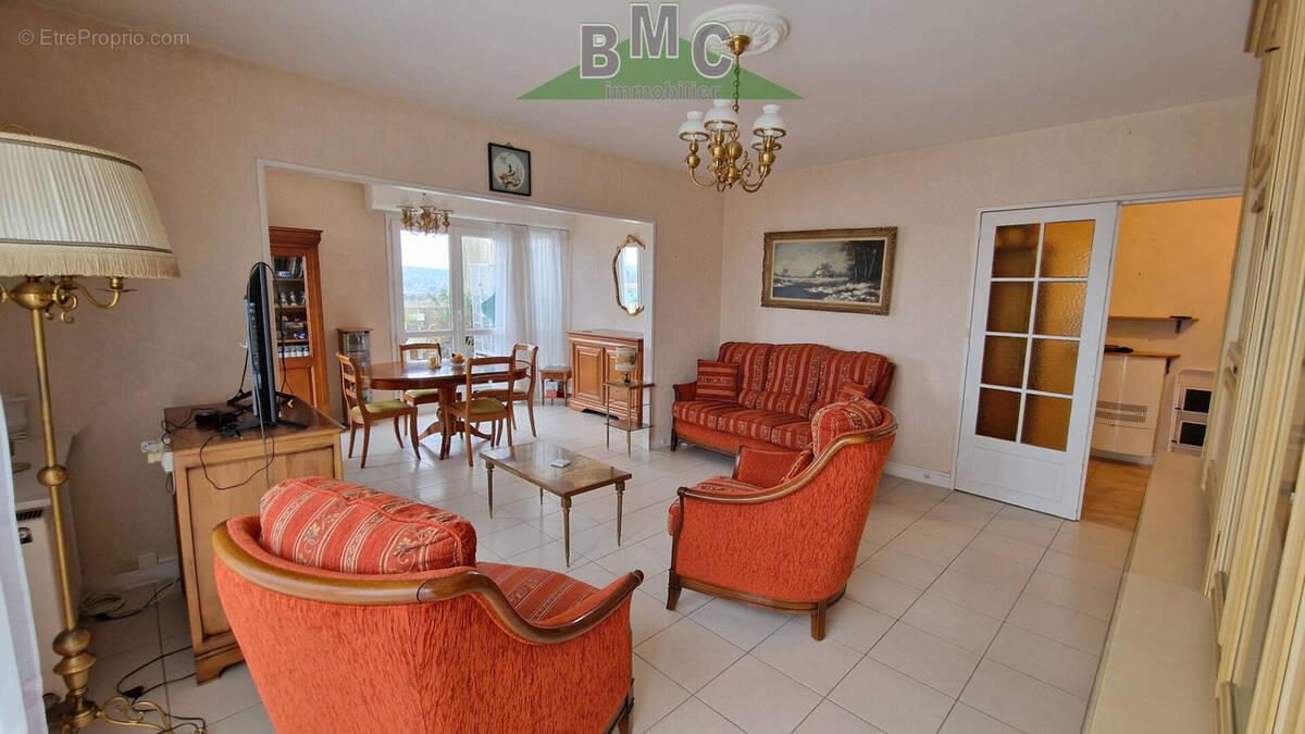 Appartement à LE PLESSIS-BOUCHARD