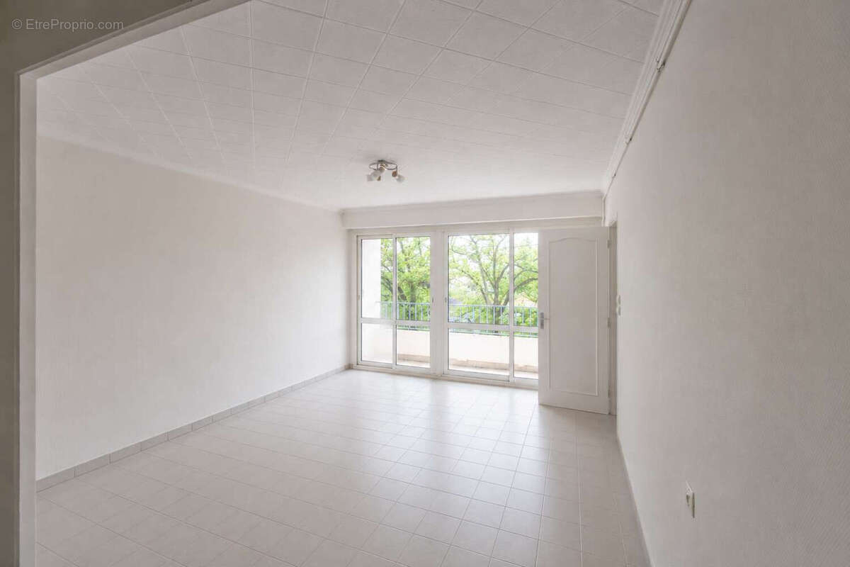 Appartement La Rochelle , balcon, cave, parking. - photo 2