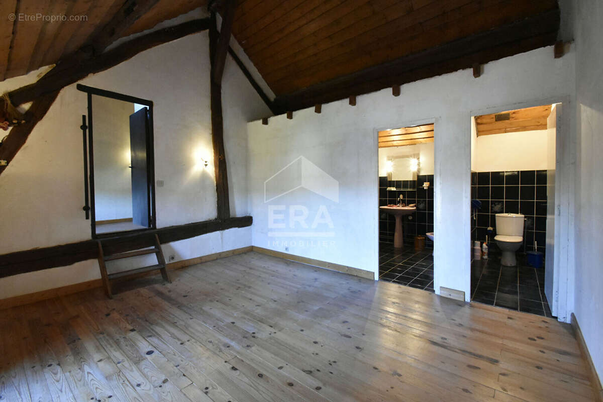 Maison à NEAUPHLE-LE-VIEUX