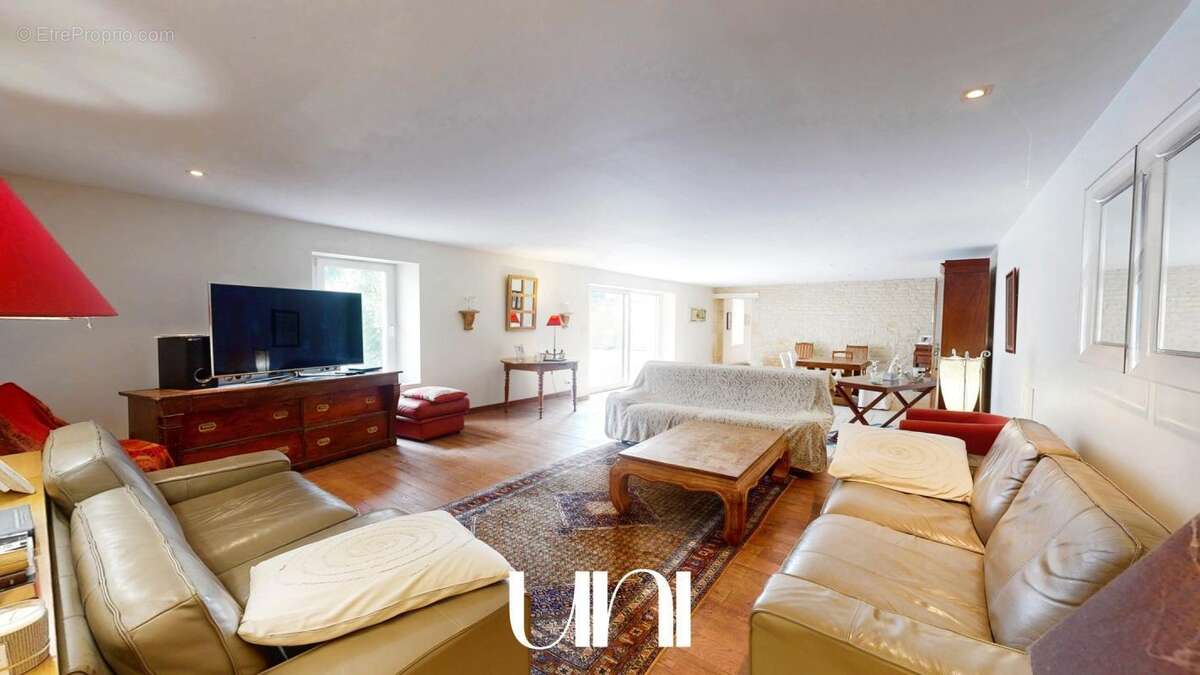 Maison à FLEURY-SUR-ORNE