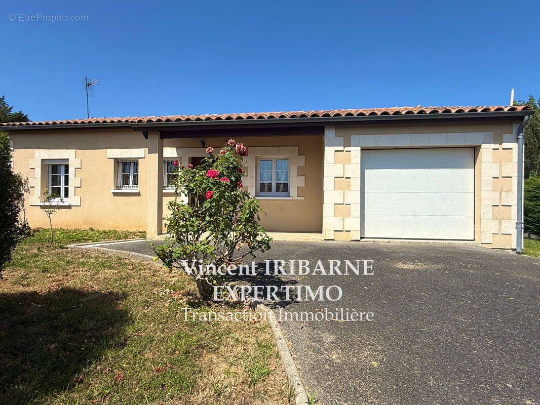 Maison à SAINTES