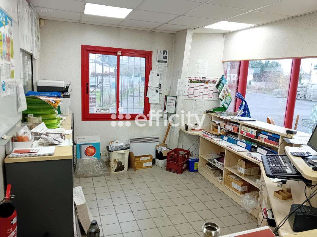 Commerce à BOURGUEIL