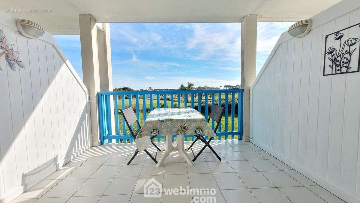 Et une terrasse privée exposée plein Sud - Appartement à TALMONT-SAINT-HILAIRE