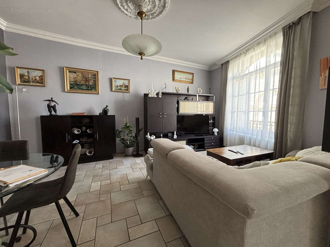 Maison à TONNAY-CHARENTE