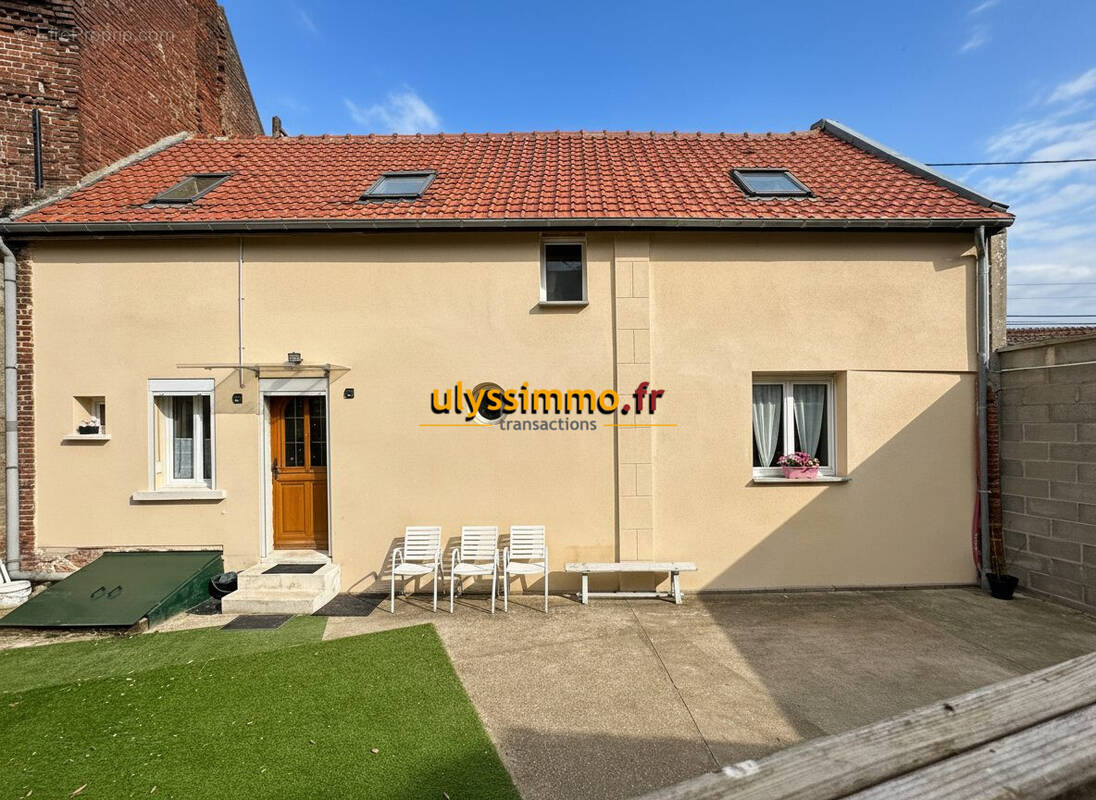 Maison à LE MESNIL-SAINT-FIRMIN
