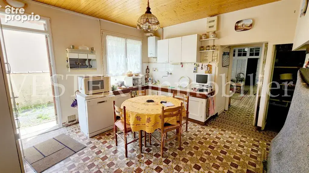 Grande maison de village avec 7 chambres, jardin et dépendances - photo 2