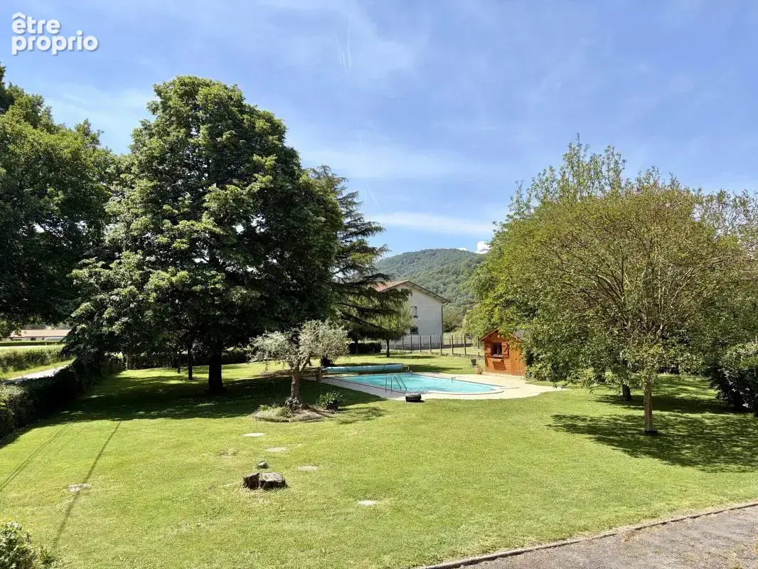 Deux propriétés avec piscine et un terrain de 2 170 m² - photo 3