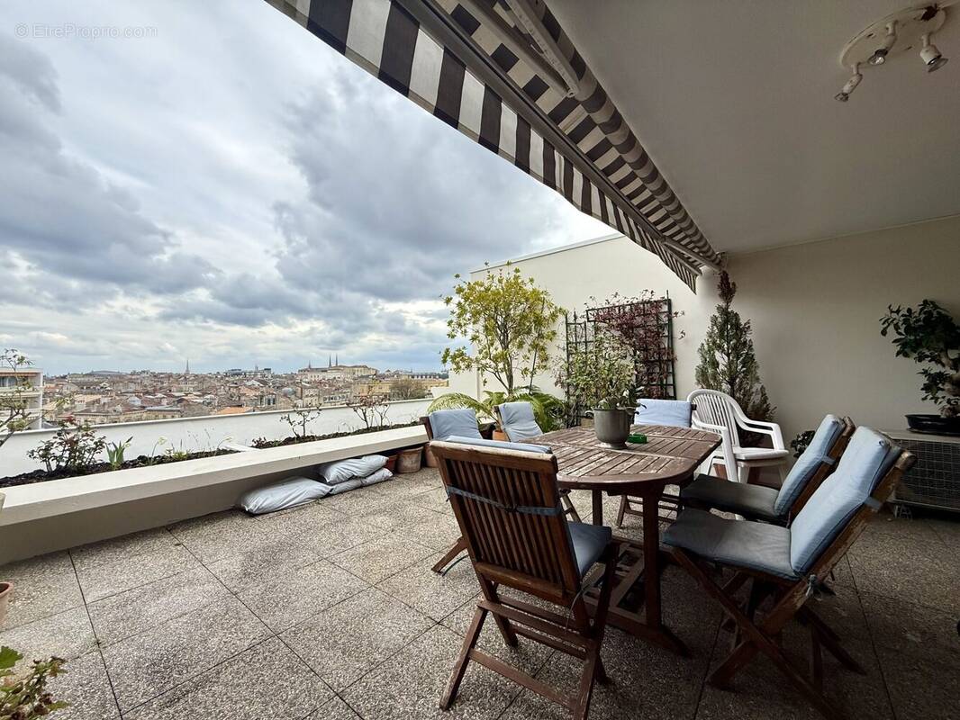 Appartement à BORDEAUX