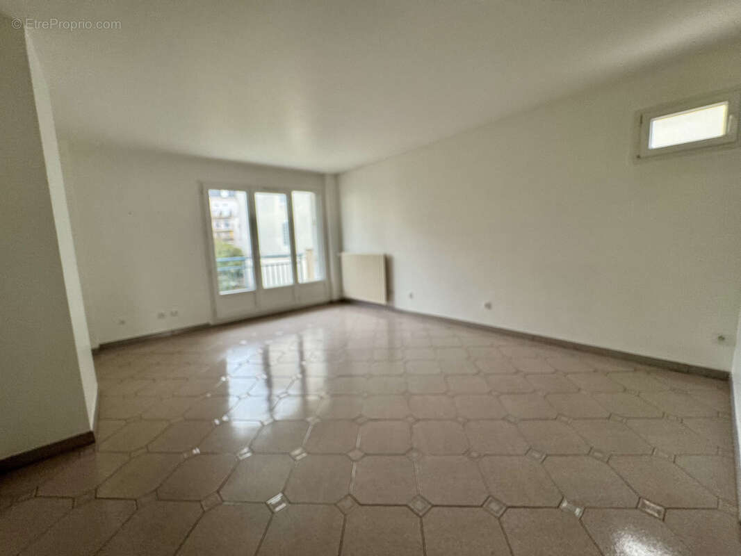 Appartement à LE PERREUX-SUR-MARNE