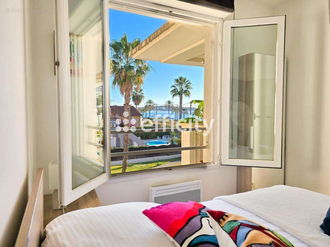 Appartement à VALLAURIS