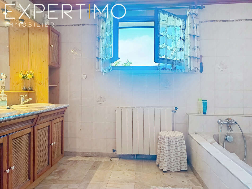 Maison avec garage et terrasse de plus de 30 m - photo 8