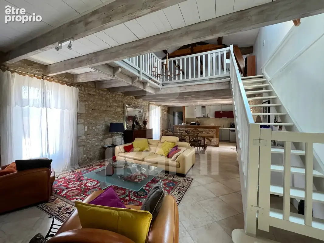 Bâtisse en pierre, charme authentique, rénovation soignée - photo 4