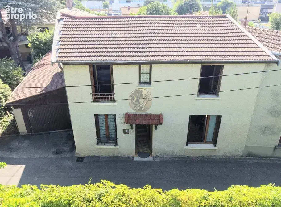 Maison à SAINT-GENIS-LAVAL