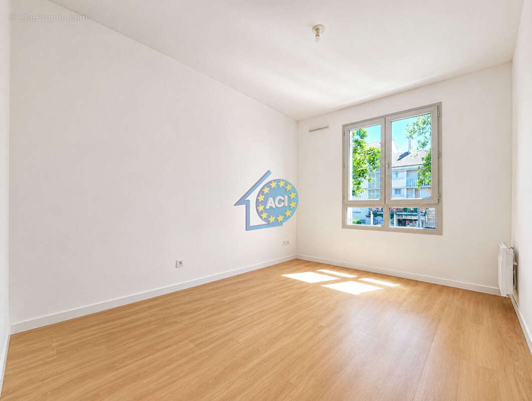 Appartement F4 - 83 m² - 3 chambres - 2 parkings - 8 min gare SNCF - photo 6