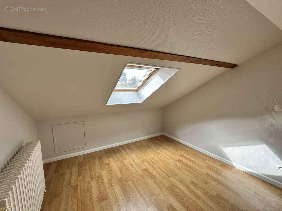 Maison à COULANS-SUR-GEE