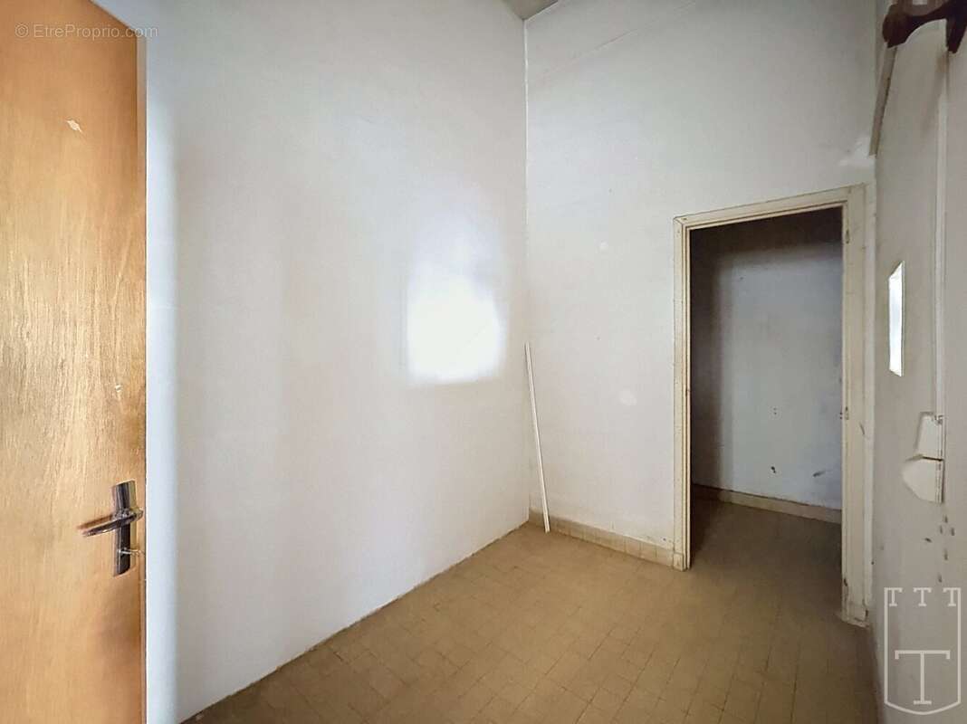 Retour à la vente (murs et fond ) ou location - photo 7
