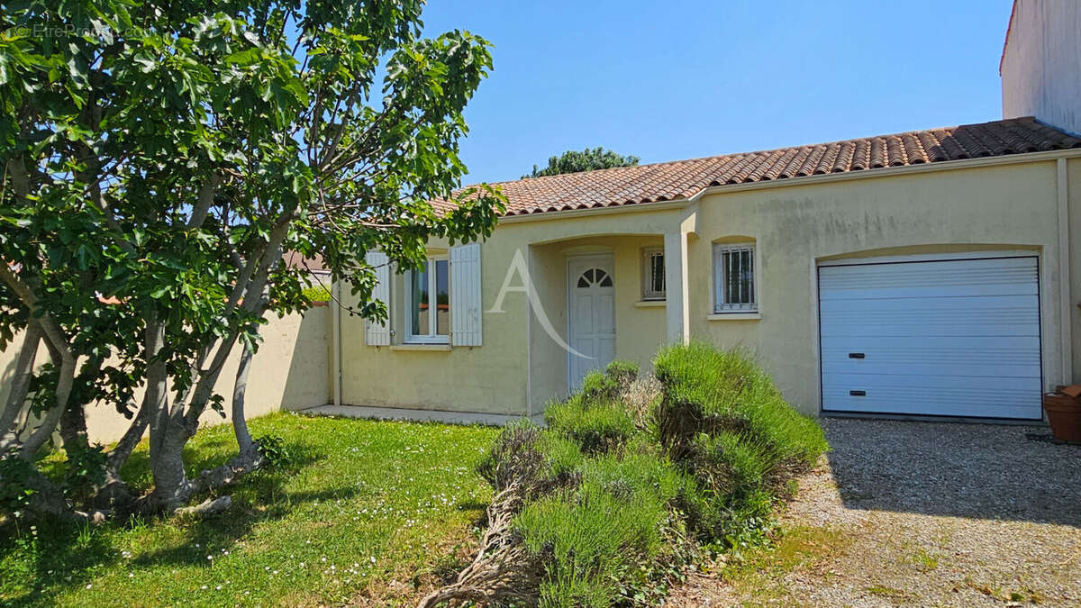 Maison à PORT-DES-BARQUES