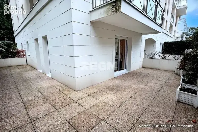 ORLEANS (45) - Exclusivité -T2 Rez-de jardin 48 m2 - Terrasse en L 41 m2- Cave - Place de parking en sous-sol - photo 5
