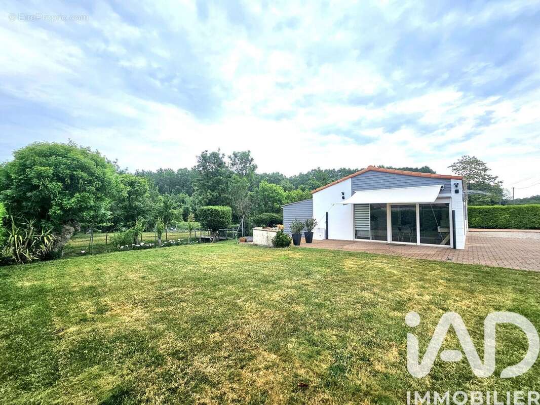 Maison 85 m² à Arcais  - photo 3