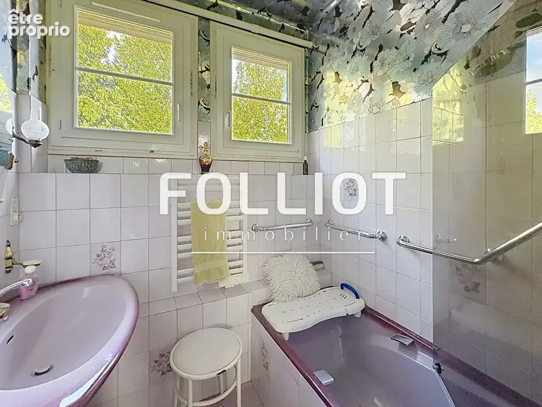 A vendre Appartement Fougères 5 pièce(s) 99 m2 avec garage - photo 8