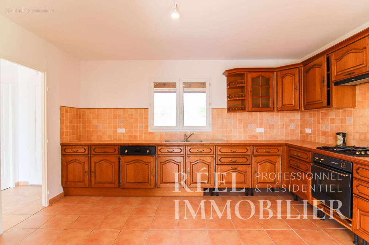 Maison de plain-pied de 104 m2 avec sous sol total - photo 5