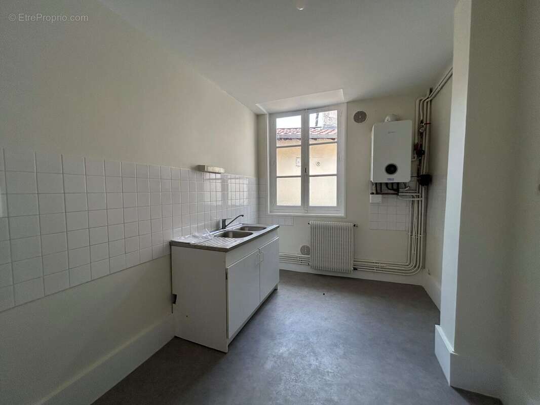 Appartement à SAINT-LEONARD-DE-NOBLAT