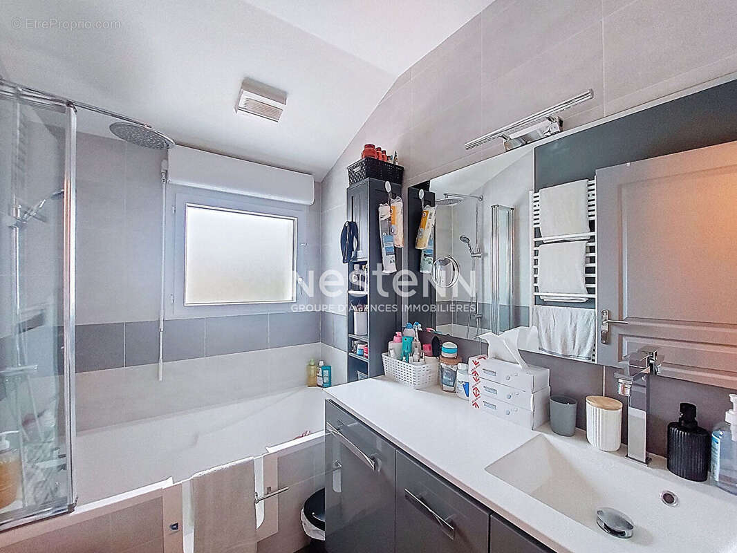 Maison à SAINTE-LUCE-SUR-LOIRE