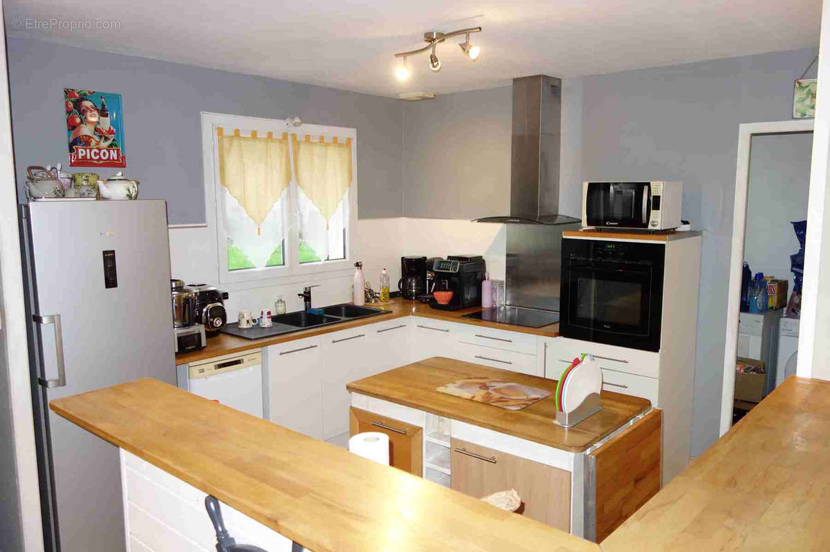 Maison à SAINT-YZAN-DE-SOUDIAC