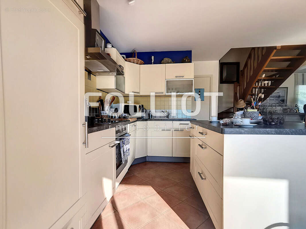 Maison à SAINT-PAIR-SUR-MER