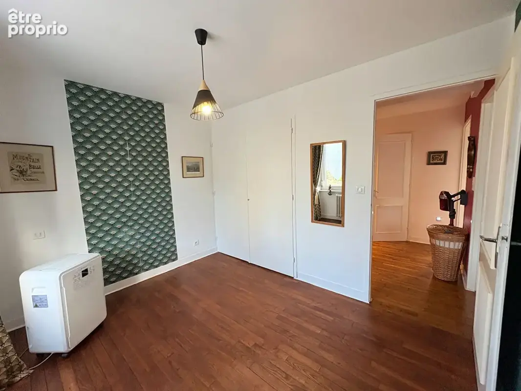 FINISTÈRE: Scaër. Maison familiale de 3 chambres avec grenier aménageable et terrain clos de 989 m², au calme en impasse et à pi - photo 11