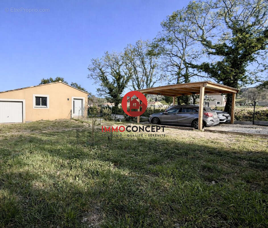 Maison à SAINT-VICTOR-LA-COSTE