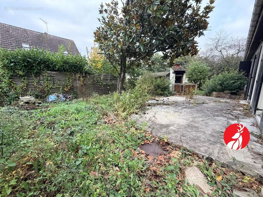 Maison à LA CHAPELLE-LA-REINE