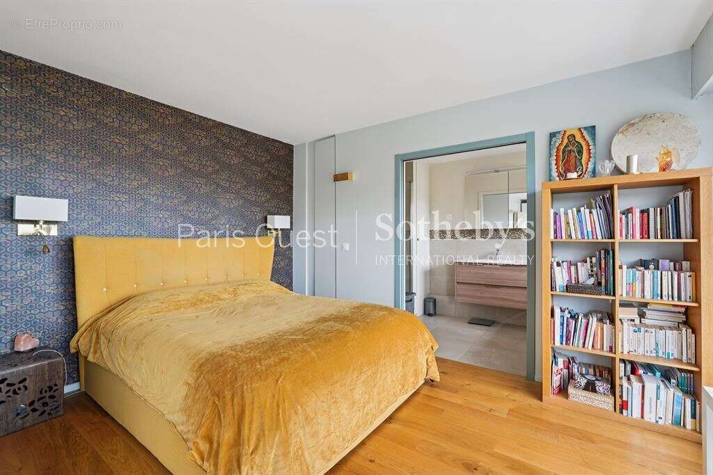 Appartement à NEUILLY-SUR-SEINE